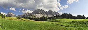 Panoramic view of the Rungtscher Wiesen meadows near Halslhuette mountain lodge and Edelweisshuette mountain lodge, view of the Afer Geisler group and Peitlerkofel mountain, Wuerzjoch ridge, Villnoesstal valley, Dolomites, province of Bolzano-Bozen Panoramic view of the Rungtscher Wiesen meadows near Halslhuette mountain lodge and Edelweisshuette mountain lodge, view of the Afer Geisler group and Peitlerkofel mountain, Wuerzjoch ridge, Villnoesstal valley, Dolomites, province of Bolzano-Bozen