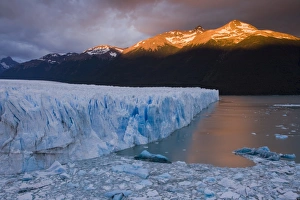 Perito Moreno Glacier at sunrise, Argentina Perito Moreno Glacier at sunrise, Argentina