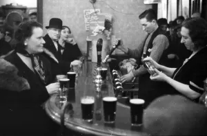 Landscape Format Images Prints: Pulling Pints