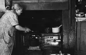 Home Front WWII Prints: Cooking On Range