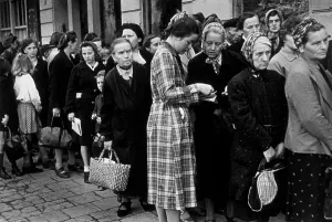Ruhr Region Landscape Prints: Queue In Ruhr