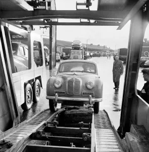 European Road Transport Prints: Loading Austins