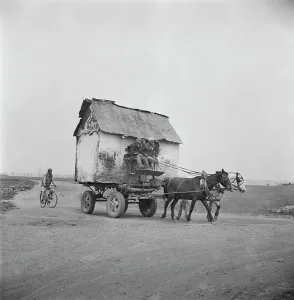 Vintage Road Transport Prints: Wait Up