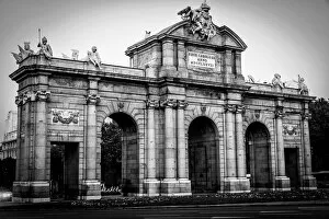 Images Dated 29th October 2013: Puerta de Alcala, Madrid