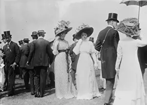 Horse Racing Spectators Prints: Racegoing Style