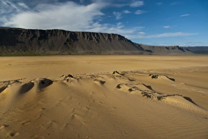 Sandsfjoell mountains, Rauoisandur, Rauoisandur beach, Westfjords, Iceland, Europe Sandsfjoell mountains, Rauoisandur, Rauoisandur beach, Westfjords, Iceland, Europe