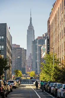 Streets of Queens with Manhattan skyline, New York Streets of Queens with Manhattan skyline, New York