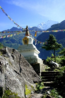 Stupa and Mani stone along Everest Base Camp Trek Stupa and Mani stone along Everest Base Camp Trek
