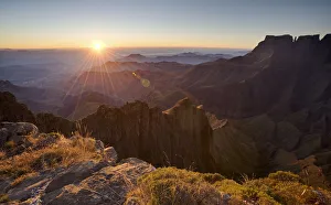Sunrise over the Drakensberg mountains, Royal Natal, Drakensberg uKhahlamba National Park, South Africa Sunrise over the Drakensberg mountains, Royal Natal, Drakensberg uKhahlamba National Park, South Africa