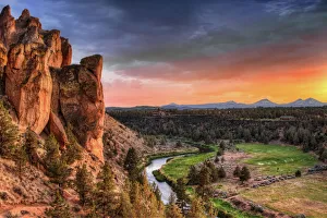 Sunset at Smith Rock State Park in Oregon Sunset at Smith Rock State Park in Oregon