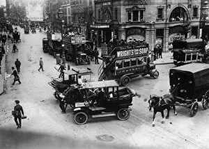 Images Dated 11th August 2017: Traffic At Holborn
