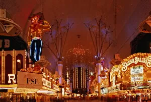 Images Dated 31st December 1995: USA, Nevada, Las Vegas, Fremont Street at night