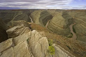 USA, Utah, Goosenecks State Park, San Juan River and canyon, autumn USA, Utah, Goosenecks State Park, San Juan River and canyon, autumn