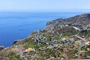 View of Quinta Grande with the motorway on the coast towards Funchal, Funchal Pico dos Barcelos, Quinta Grande View of Quinta Grande with the motorway on the coast towards Funchal, Funchal Pico dos Barcelos, Quinta Grande