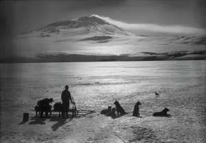 Smoke cloud from Mount Erebus. January 15th 1911 Smoke cloud from Mount Erebus. January 15th 1911
