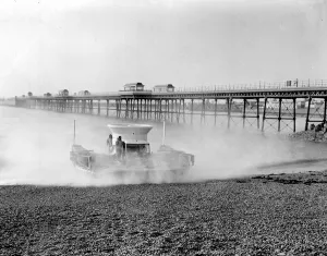 Dover, Kent: Britains Hovercraft, The SR-N 1 flying saucer, Kicks up a fine spray Dover, Kent: Britains Hovercraft, The SR-N 1 flying saucer, Kicks up a fine spray