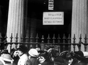 Easter Rebellion 1916 Dublin Dublin Savings Bank Topfoto stills library picture Easter Rebellion 1916 Dublin Dublin Savings Bank Topfoto stills library picture