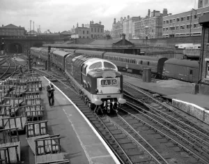 London: Record breaking Flying Scotsman left Kings Cross for Edinburgh London: Record breaking Flying Scotsman left Kings Cross for Edinburgh