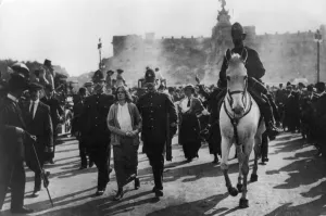 May 1914. The Suffragettes assault an Buckingham Palace May 1914. The Suffragettes assault an Buckingham Palace