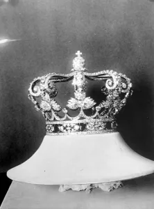 Queen Victoria of Spains Royal Crown, presented to her by King Alfonso, as one of Queen Victoria of Spains Royal Crown, presented to her by King Alfonso, as one of