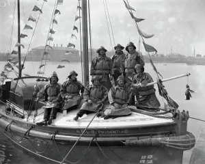 Ramsgate - The crew of the Motor Lifeboat Prudential Back row Thomas William Read Ramsgate - The crew of the Motor Lifeboat Prudential Back row Thomas William Read