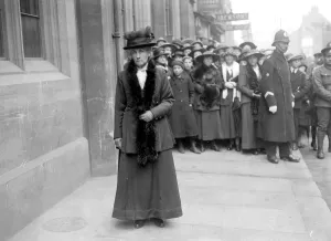 Royal Visit to Lincoln. Mrs Beechey, The widow of w Lincolnshire clergyman who had Royal Visit to Lincoln. Mrs Beechey, The widow of w Lincolnshire clergyman who had