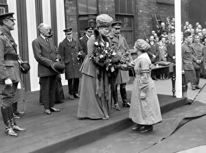 Images Dated 15th March 2005: Royal Visit to Lincoln. Queen recieving a bouquet from a Munition Girl. (Messrs Robey
