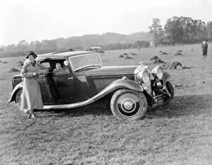 Bentley Collection: South Of England Coursing Club meeting at Mentmore, Buckinghamshire. Lady Rosebery