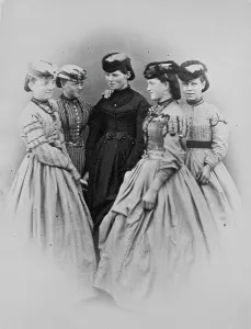 Five young ladies, Polperro, Cornwall. 1860-1870s Five young ladies, Polperro, Cornwall. 1860-1870s