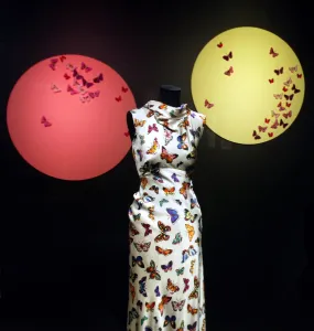 France-Mode-Exposition-Schiaparelli-Butterfly France-Mode-Exposition-Schiaparelli-Butterfly