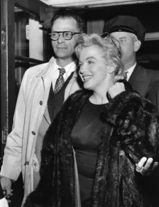 Marilyn Monroe and Arthur Miller arriving at New York Marilyn Monroe and Arthur Miller arriving at New York