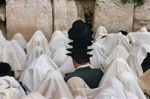 Retro-Israel-Orthodox Jews-Hat-Taleth-Passover Prayer Retro-Israel-Orthodox Jews-Hat-Taleth-Passover Prayer