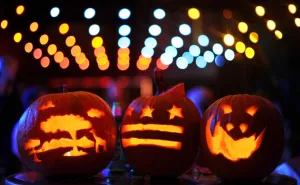 Us-Halloween-Pumpkin Carving Us-Halloween-Pumpkin Carving