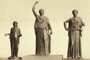 Actresses, bronze statue, Ercolano (b/w photo) Actresses, bronze statue, Ercolano (b/w photo)