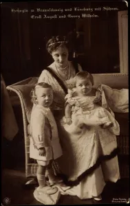 Ak Herzogin zu Braunschweig Viktoria Luise, Ernst August, Georg Wilhelm (b/w photo) Ak Herzogin zu Braunschweig Viktoria Luise, Ernst August, Georg Wilhelm (b/w photo)