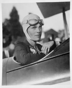 Amelia Earhart (1897-1937) in Boston training plane, 1926 (b/w photo) Amelia Earhart (1897-1937) in Boston training plane, 1926 (b/w photo)
