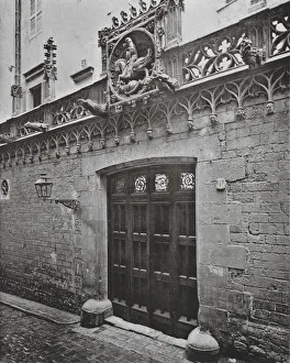 Barcelona: Antigua Puerta de la Diputacion (b/w photo) Barcelona: Antigua Puerta de la Diputacion (b/w photo)