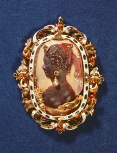 Cameo bearing the profile head of the goddess Diana, with a drop-pearl earring Cameo bearing the profile head of the goddess Diana, with a drop-pearl earring
