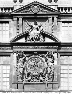 Carnavalet Hotel, pavilion of the drapers, coat of arms of Paris city Carnavalet Hotel, pavilion of the drapers, coat of arms of Paris city