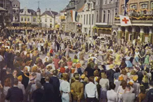 Eindhoven Collection: Crowds on the streets of Eindhoven, Netherlands, celebrating their liberation by British troops