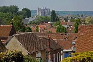 Depicting a view of Beauvais cathedral seen from afar Depicting a view of Beauvais cathedral seen from afar