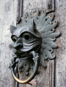 Durham Cathedral Sanctuary Knocker, copy of 12th century bronze original (photo) Durham Cathedral Sanctuary Knocker, copy of 12th century bronze original (photo)
