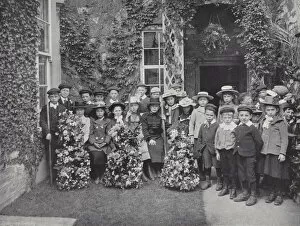 Abbotsbury Collection: Garland Day at Abbotsbury, Children with Garlands (b / w photo)