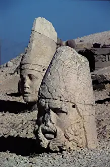 Head of Zeus-Oromandes and a goddess (photo) Head of Zeus-Oromandes and a goddess (photo)