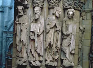 Detail of the Portico de la Gloria depicting the apostles (stone) Detail of the Portico de la Gloria depicting the apostles (stone)
