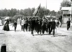 A protest march in St Petersburg, 1906 (b/w photo) A protest march in St Petersburg, 1906 (b/w photo)