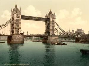 Tower Bridge, London (closed), c.1890-1900 (photochrom) Tower Bridge, London (closed), c.1890-1900 (photochrom)