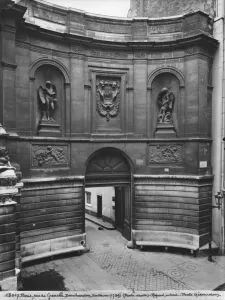 View of the Fountain of the Four Seasons, right part, rue de Grenelle View of the Fountain of the Four Seasons, right part, rue de Grenelle