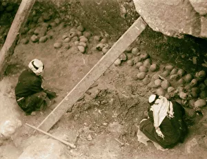 Tel Deweir Lachish Deposit skulls floor tomb 120 Tel Deweir Lachish Deposit skulls floor tomb 120