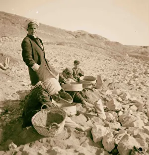Tel Deweir Lachish Sifting debris fragments relics Tel Deweir Lachish Sifting debris fragments relics